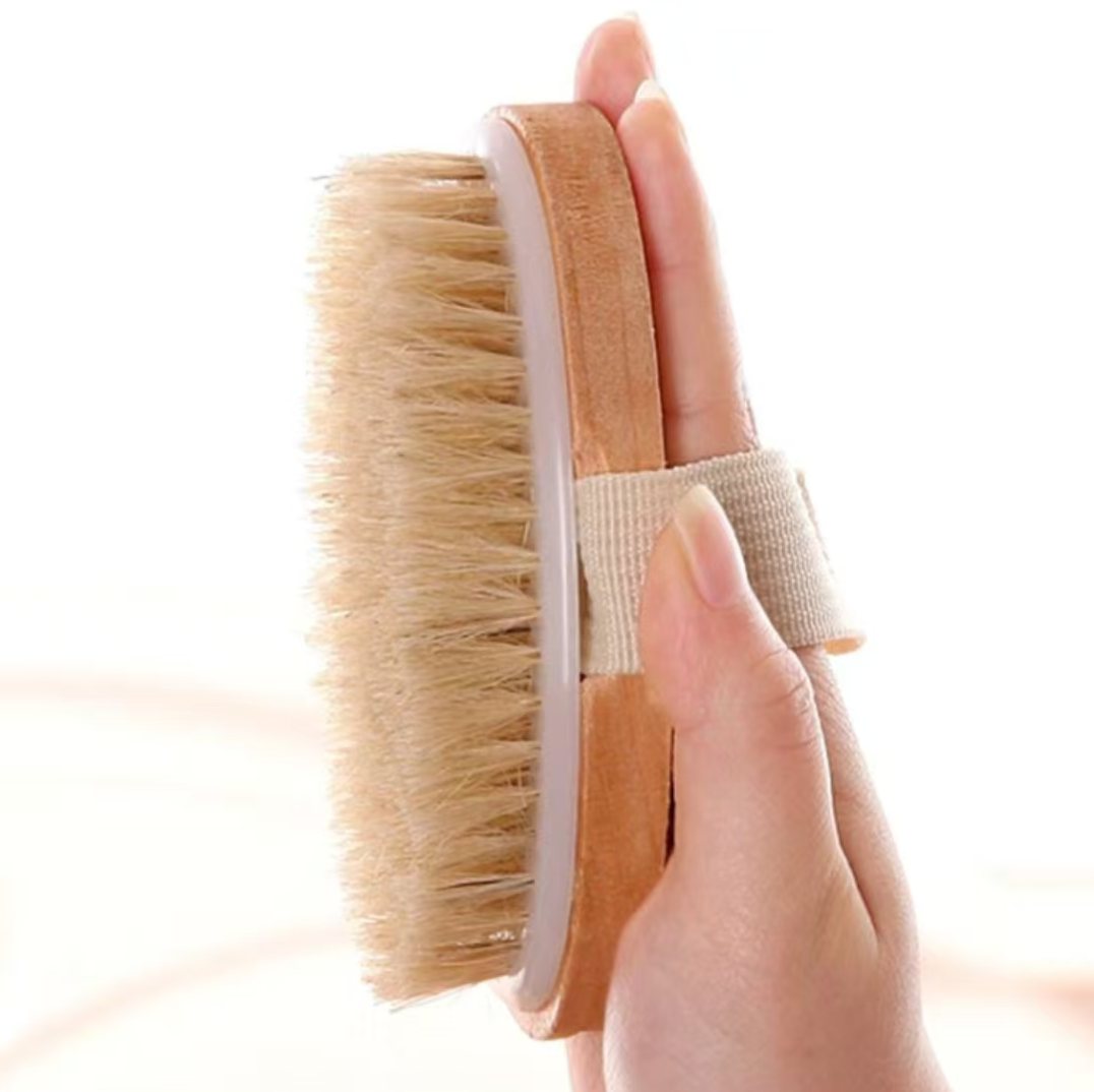 视频封面：女性正在使用益肽酶植萃清洁粉进行面部拍打